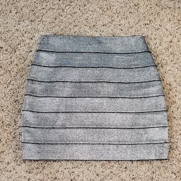 Express Dresses & Skirts - 🍒EUC🍒 EXPRESS METALLIC PARTY MINI SKIRT